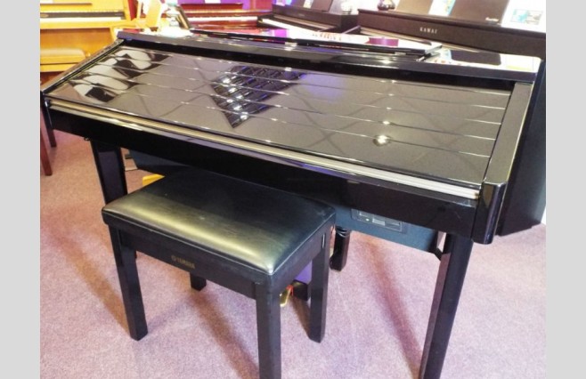 Used Yamaha CVP209 Polished Ebony Digital Piano Complete Package - Image 5
